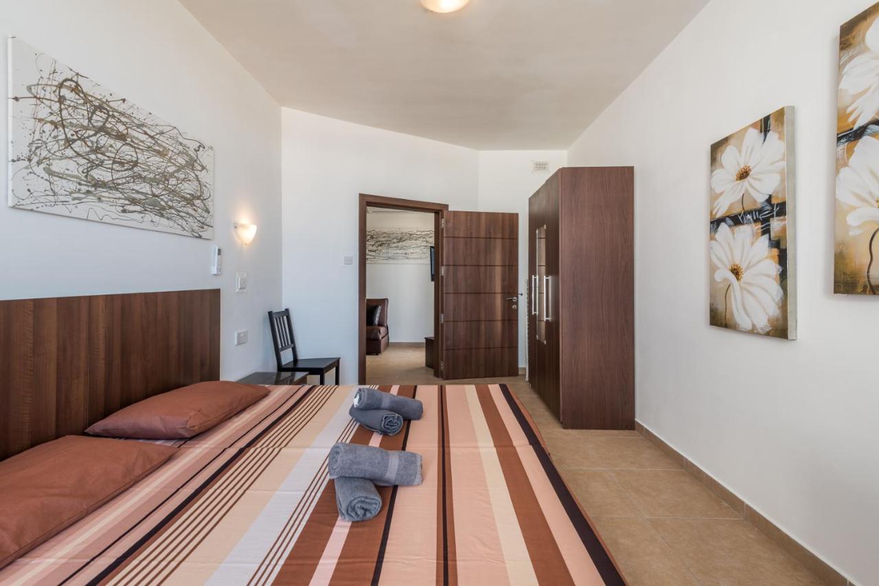 Seashells 2 Bedroom Apartment With Sunny Terrace With Stunning Sea Views - By Getawaysmalta St. Paul's Bay Buitenkant foto