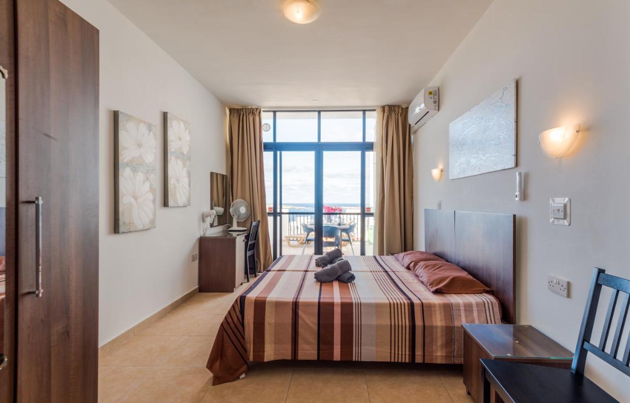 Seashells 2 Bedroom Apartment With Sunny Terrace With Stunning Sea Views - By Getawaysmalta St. Paul's Bay Buitenkant foto
