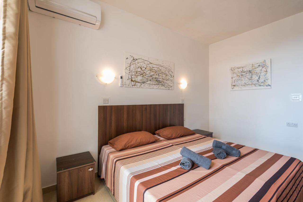 Seashells 2 Bedroom Apartment With Sunny Terrace With Stunning Sea Views - By Getawaysmalta St. Paul's Bay Buitenkant foto