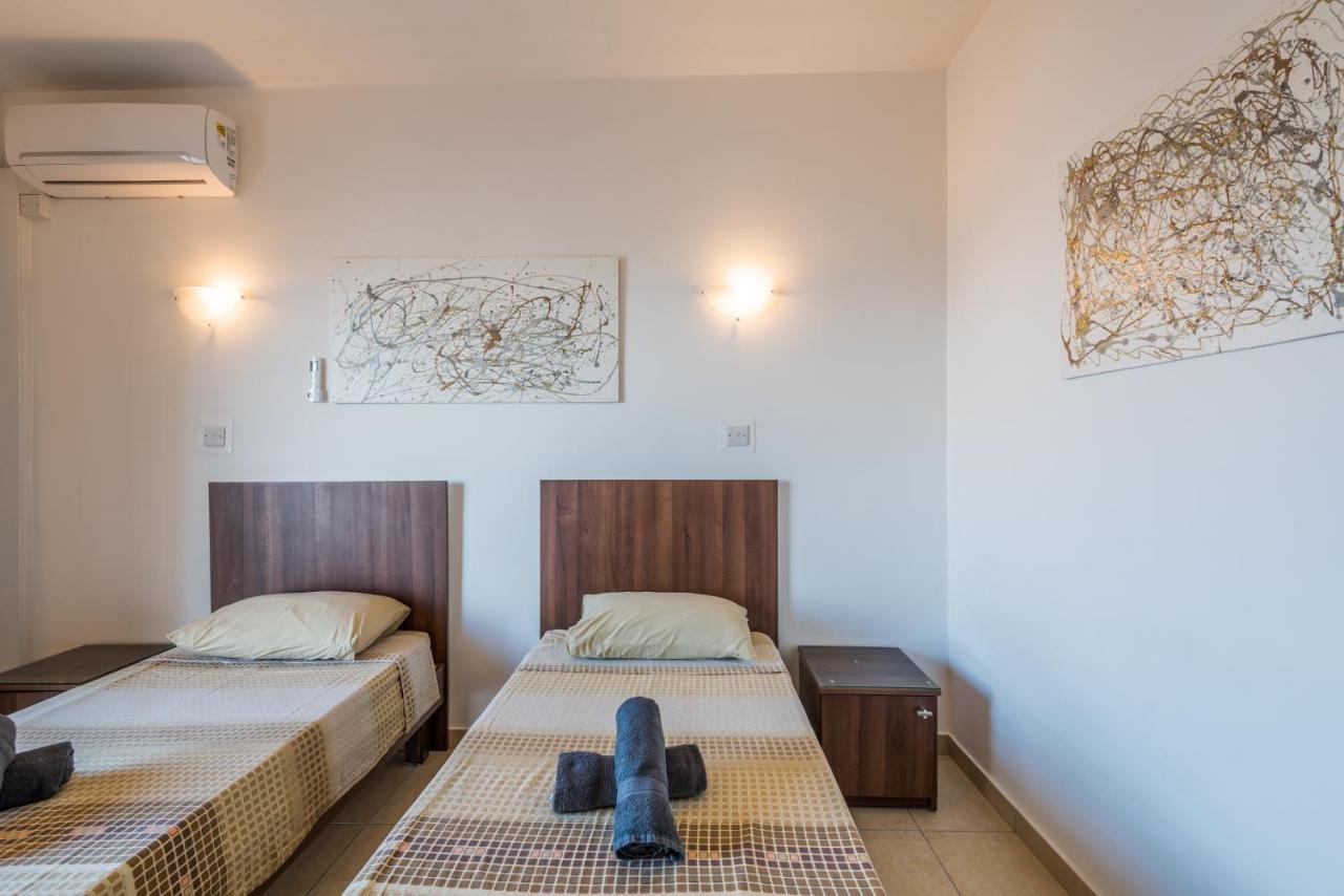 Seashells 2 Bedroom Apartment With Sunny Terrace With Stunning Sea Views - By Getawaysmalta St. Paul's Bay Buitenkant foto